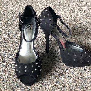5in black spiked heels